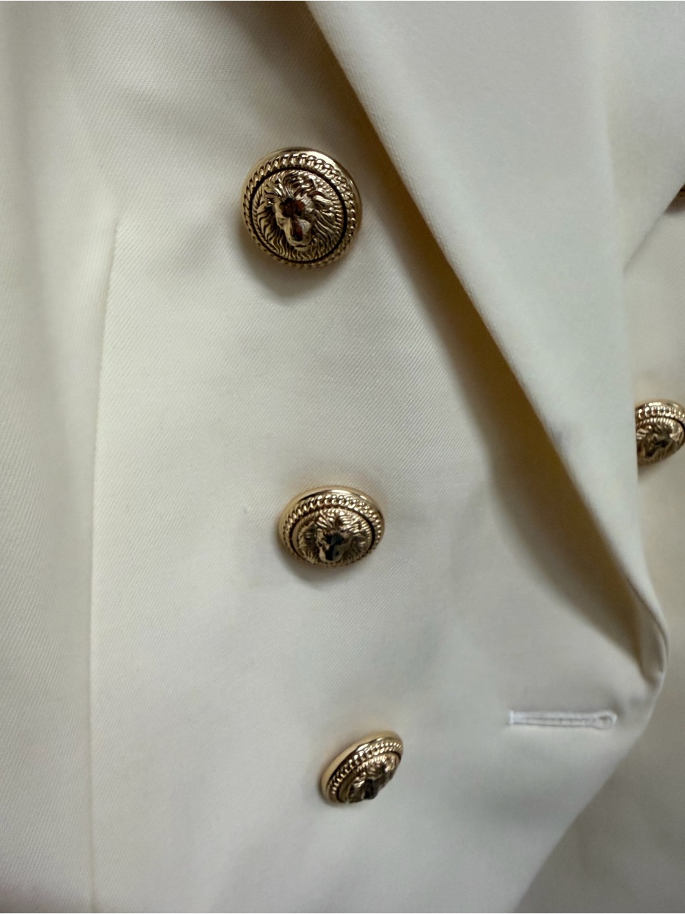 Balmain Ivory Double-Breasted Tailored Blazer with Gold Buttons - Picture 7 of 8